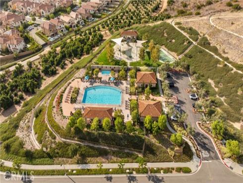 106  Albero  , Irvine, CA