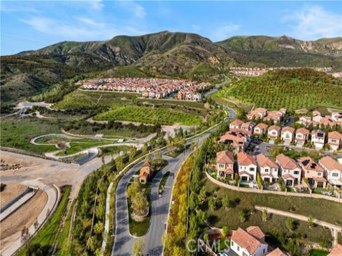 106  Albero  , Irvine, CA