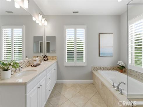 23  Bianco  , Irvine, CA