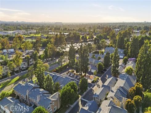 48  Monroe  , Irvine, CA