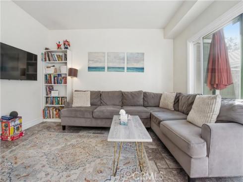 48  Monroe  , Irvine, CA