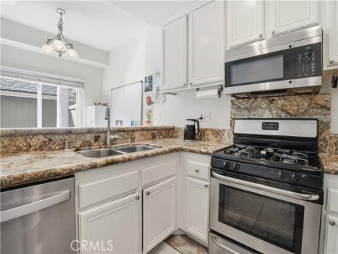 48  Monroe  , Irvine, CA