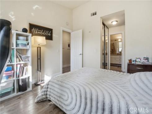 48  Monroe  , Irvine, CA