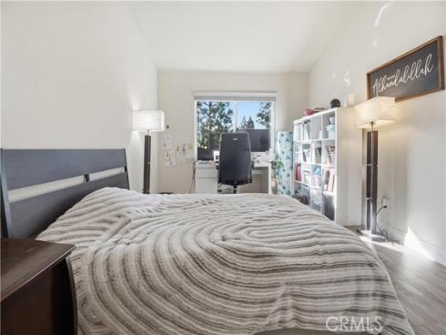 48  Monroe  , Irvine, CA