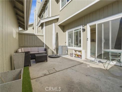 48  Monroe  , Irvine, CA