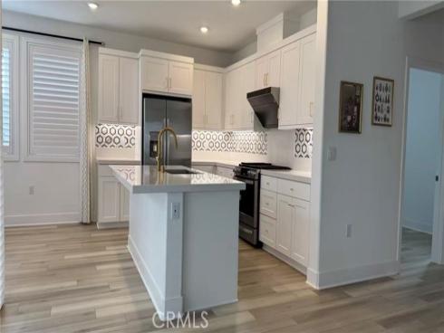 426  Lobata  , Irvine, CA