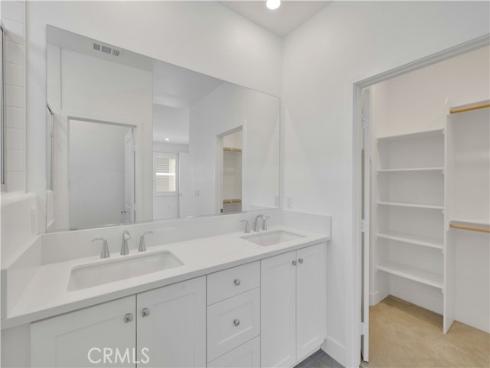 426 Lobata , Irvine, CA