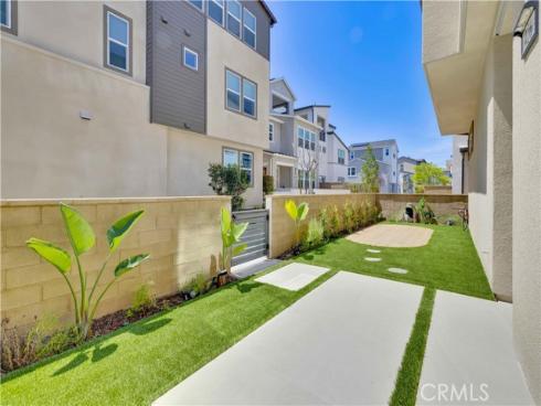 426 Lobata , Irvine, CA