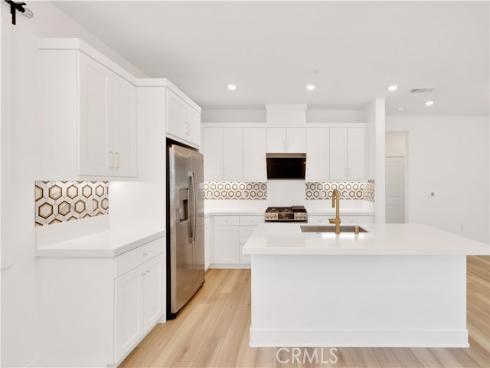 426 Lobata , Irvine, CA
