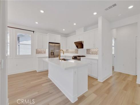426 Lobata , Irvine, CA