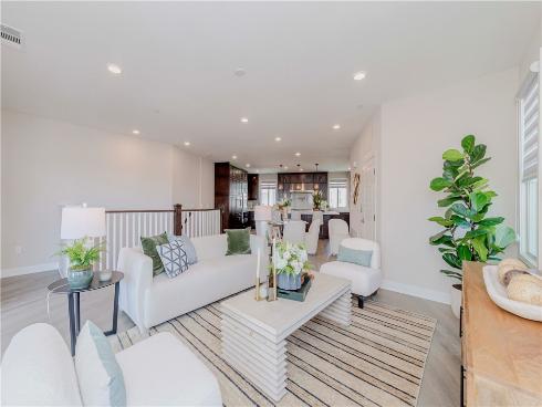 195  Stellar  , Irvine, CA