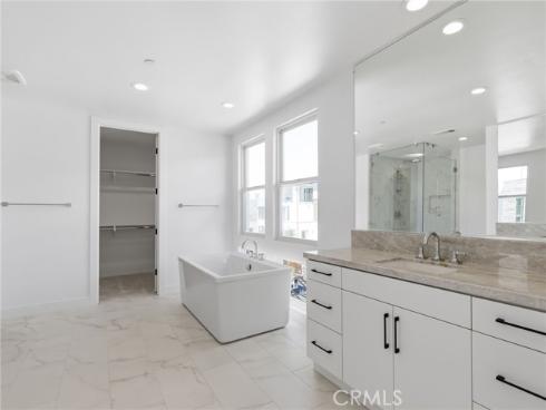 165  Apron  , Irvine, CA