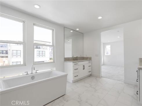 165  Apron  , Irvine, CA