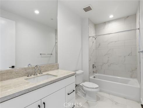 165  Apron  , Irvine, CA