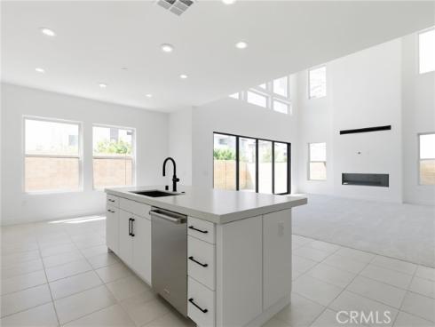 165  Apron  , Irvine, CA