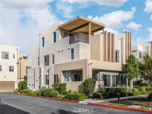 269  Magnet  , Irvine, CA