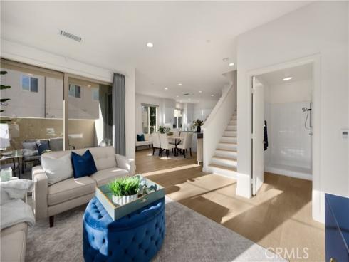 269  Magnet  , Irvine, CA