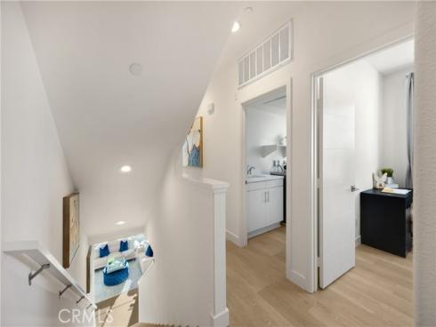 269  Magnet  , Irvine, CA