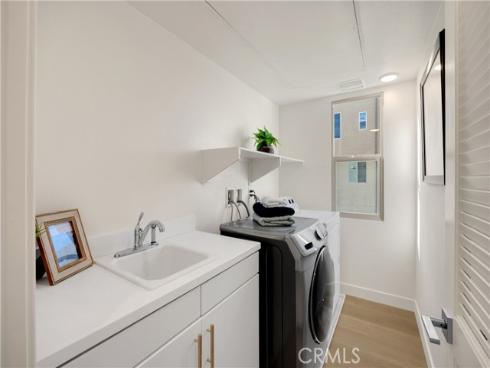 269  Magnet  , Irvine, CA