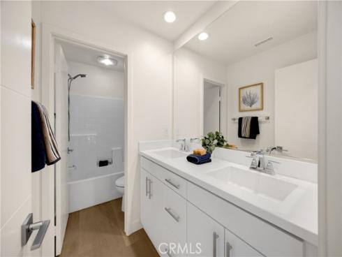 269  Magnet  , Irvine, CA