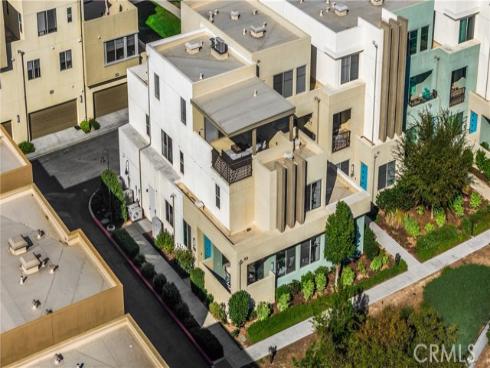 269  Magnet  , Irvine, CA