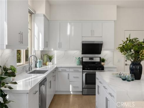 269  Magnet  , Irvine, CA