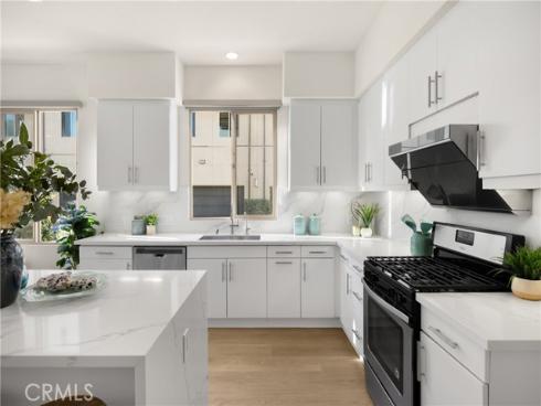 269  Magnet  , Irvine, CA