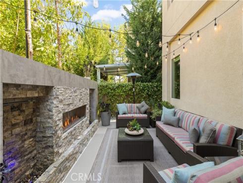 131  Spiral  , Irvine, CA