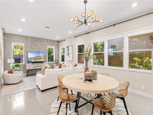 131  Spiral  , Irvine, CA