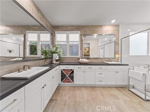 131  Spiral  , Irvine, CA