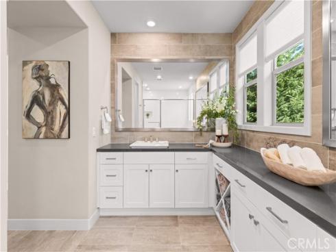 131  Spiral  , Irvine, CA