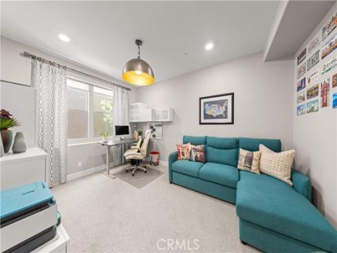 131  Spiral  , Irvine, CA