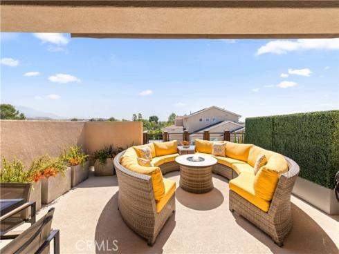 131  Spiral  , Irvine, CA