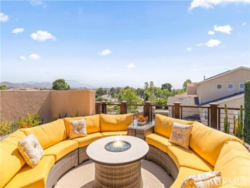 131  Spiral  , Irvine, CA