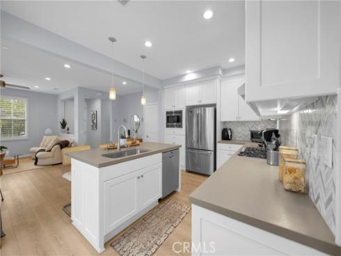 188  Excursion  , Irvine, CA