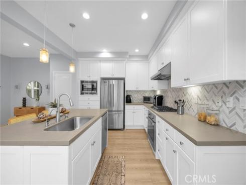 188  Excursion  , Irvine, CA