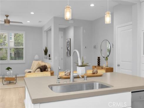 188  Excursion  , Irvine, CA