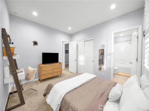 188  Excursion  , Irvine, CA