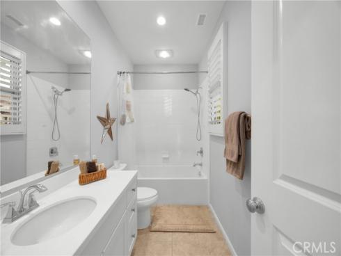 188  Excursion  , Irvine, CA