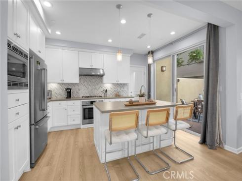 188  Excursion  , Irvine, CA