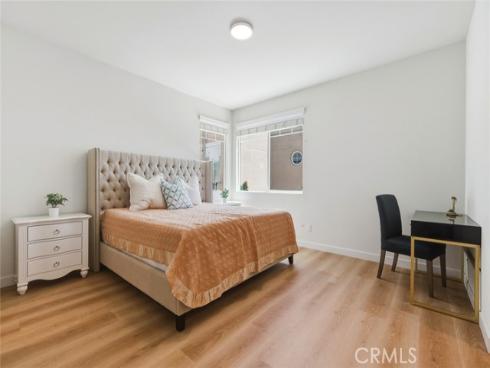 595  Cultivate  , Irvine, CA