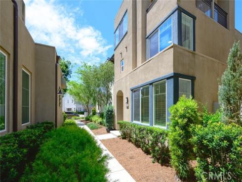 595  Cultivate  , Irvine, CA