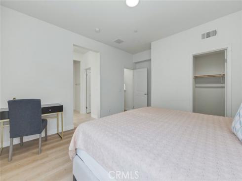 595  Cultivate  , Irvine, CA