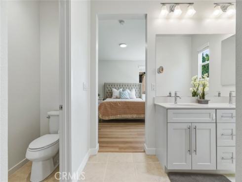 595  Cultivate  , Irvine, CA