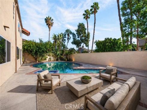 4062  Escudero  , Irvine, CA