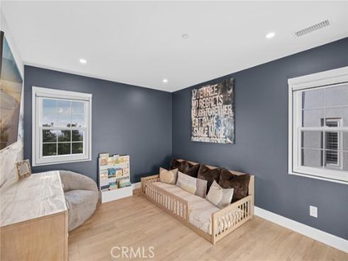 42  Gardenpath  , Irvine, CA