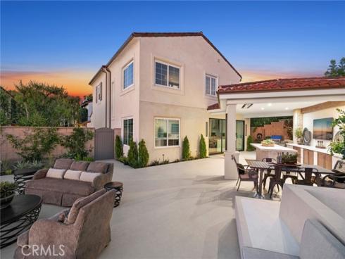 42  Gardenpath  , Irvine, CA