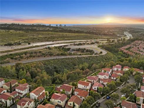 42  Gardenpath  , Irvine, CA