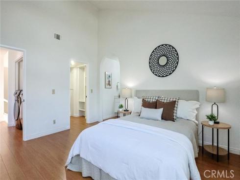 120  Agostino  , Irvine, CA