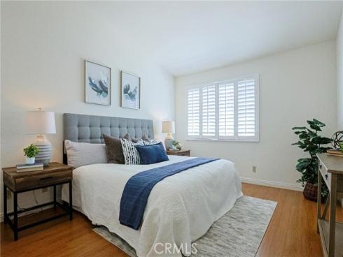 120  Agostino  , Irvine, CA